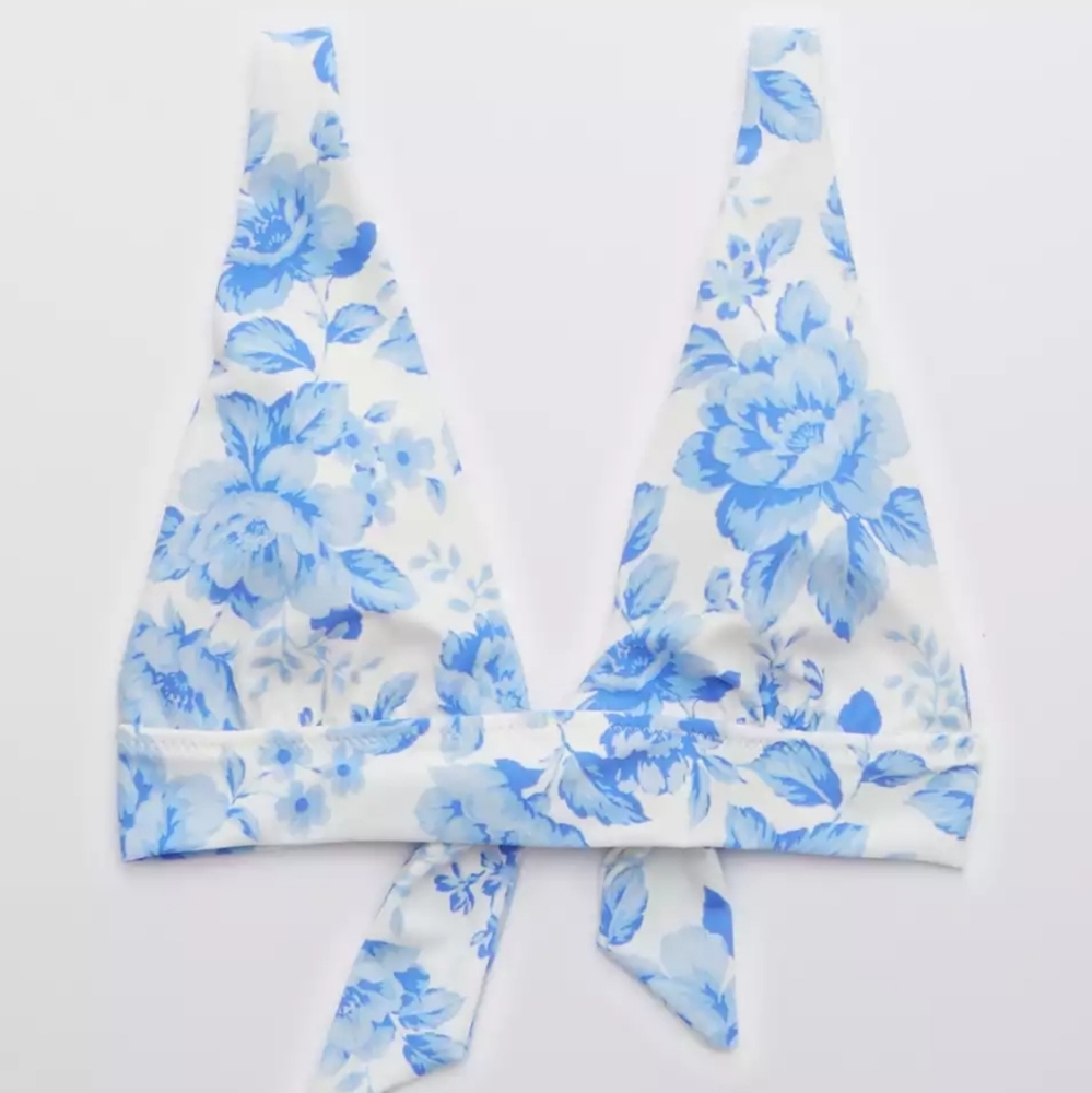 ISO this aerie swim top in M or L